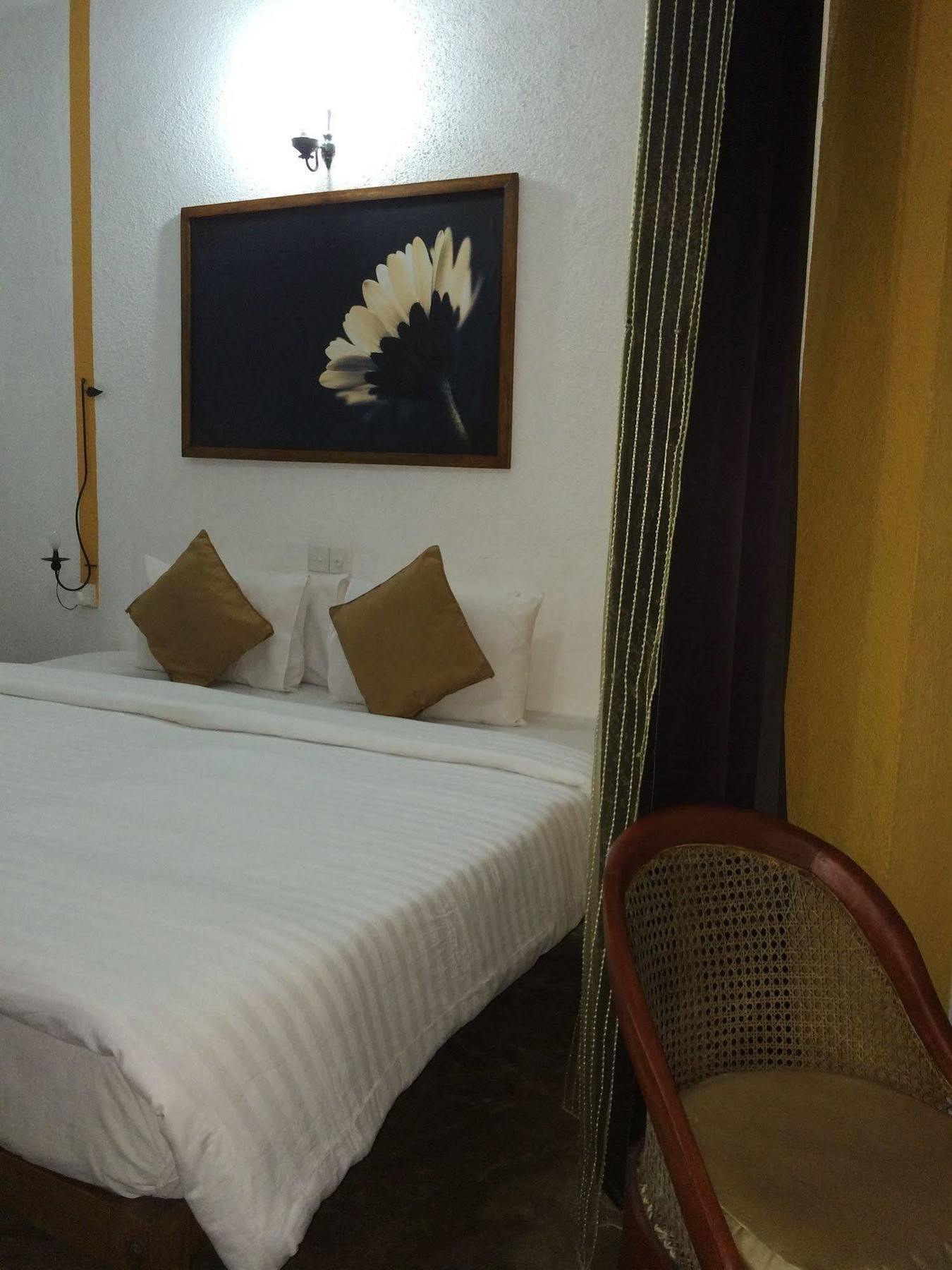 Club Lespri Hotel Palle Deltota Bagian luar foto